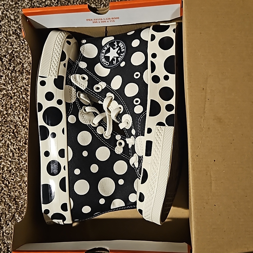 Converse  sneakers  polka dots